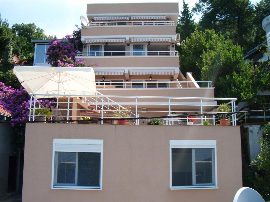 Apartments Bombona Утьеха Экстерьер фото
